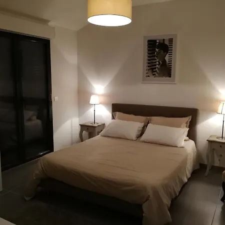Apartment Rue Merle *